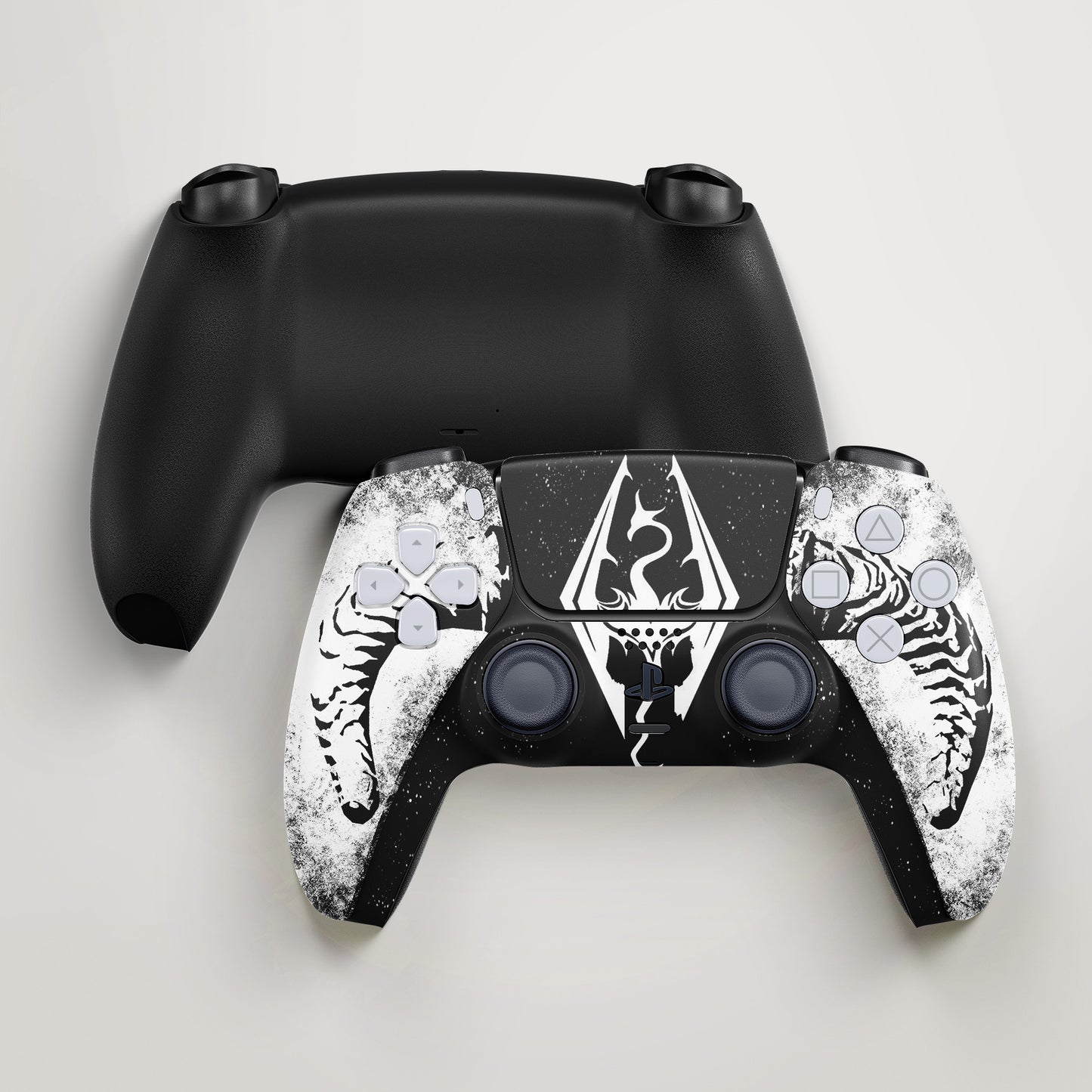 PS5 SKYRIM CONTROLLER