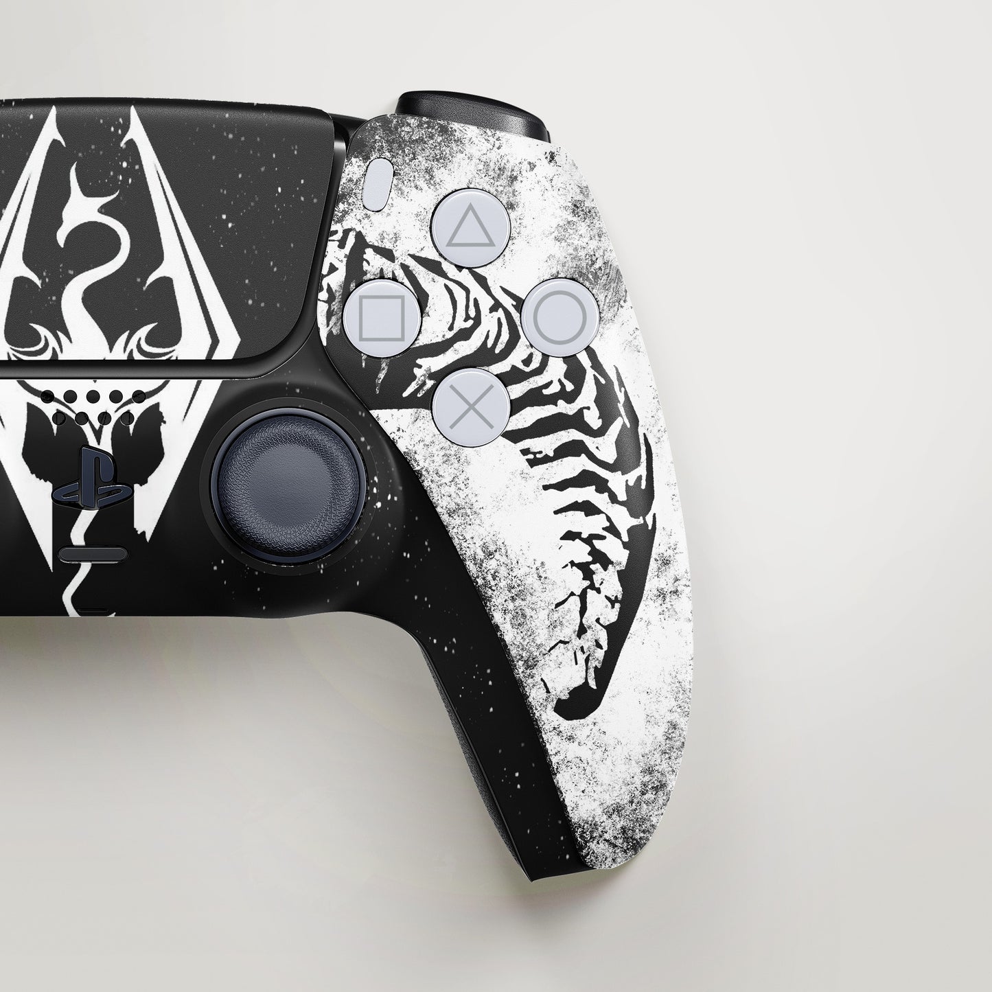 PS5 SKYRIM CONTROLLER